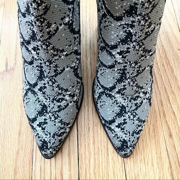 Steven Steve Madden Nikia Snakeskin Black & White Sock Bootie Size 5.5 - Picture 3 of 6